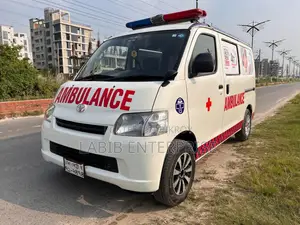 টয়োটা নোয়া ২০১১ সাদা