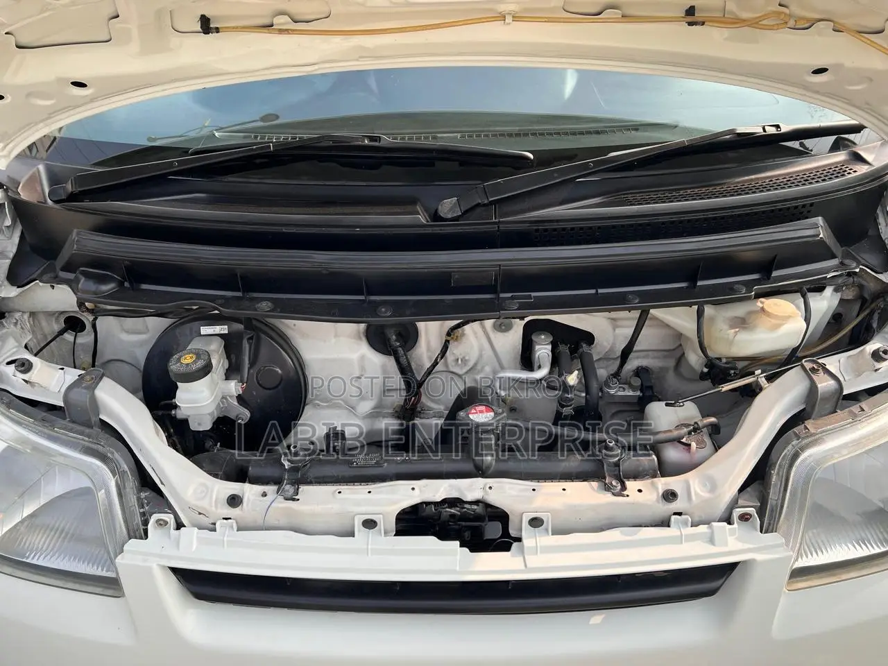 Toyota Noah 2011 White