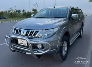 মিতসুবিশি এল২০০ ডাবল ক্যাব ২.৪ ১৮১এইচপি ৪ডব্লিউডি ২০১৭ গ্রে