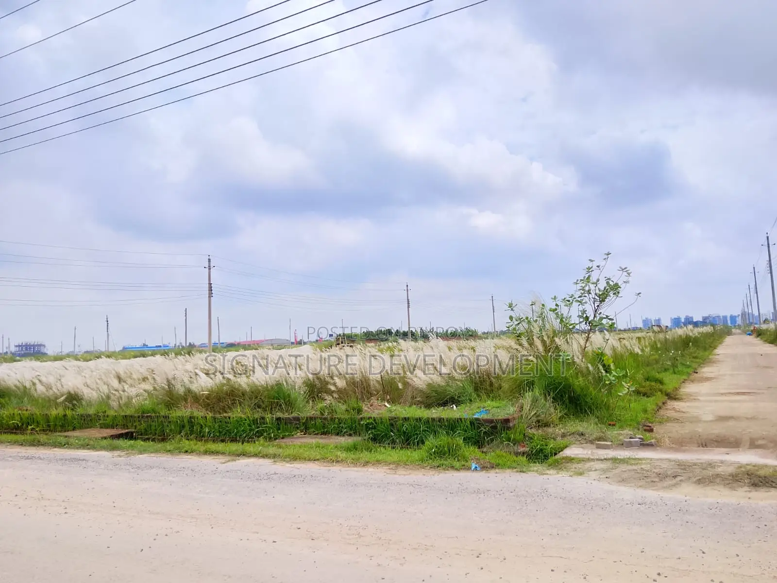 ব্লাক: আই-এক্সটেনশন//৩+৩=৬ কাঠা//দক্ষিণমুখী//বসুন্ধরায় জমি বিক্রি