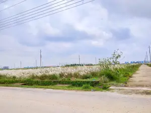 ব্লাক: আই-এক্সটেনশন//৩+৩=৬ কাঠা//দক্ষিণমুখী//বসুন্ধরায় জমি বিক্রি