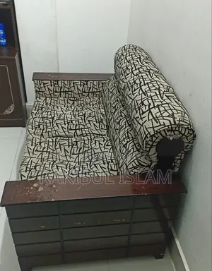 মালয়েশিয়ান কাঠের ২ সিটের সোফা বিক্রয় হবে