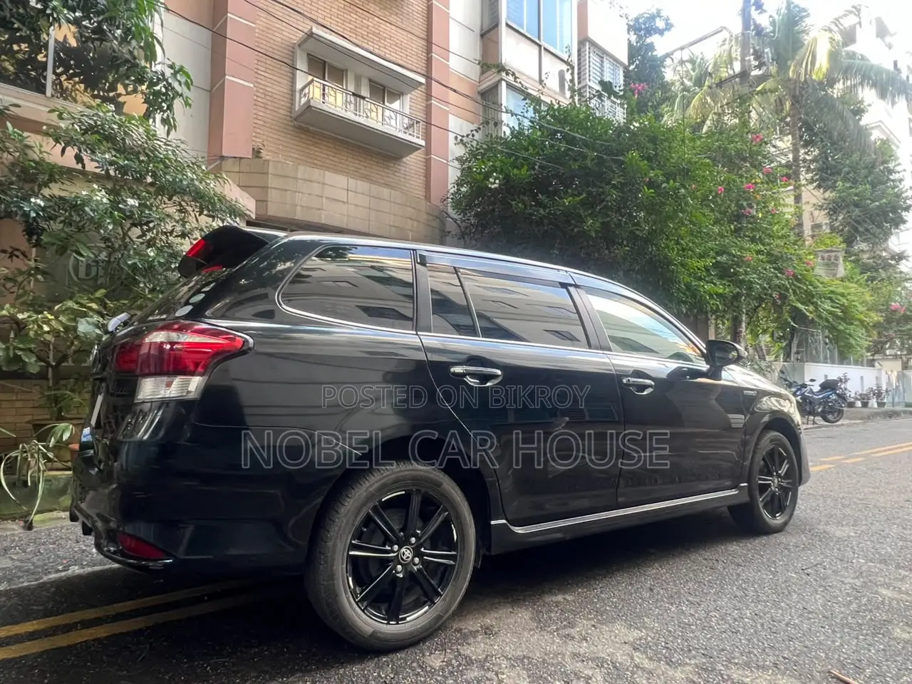 Toyota Corolla Fielder 2017 Black