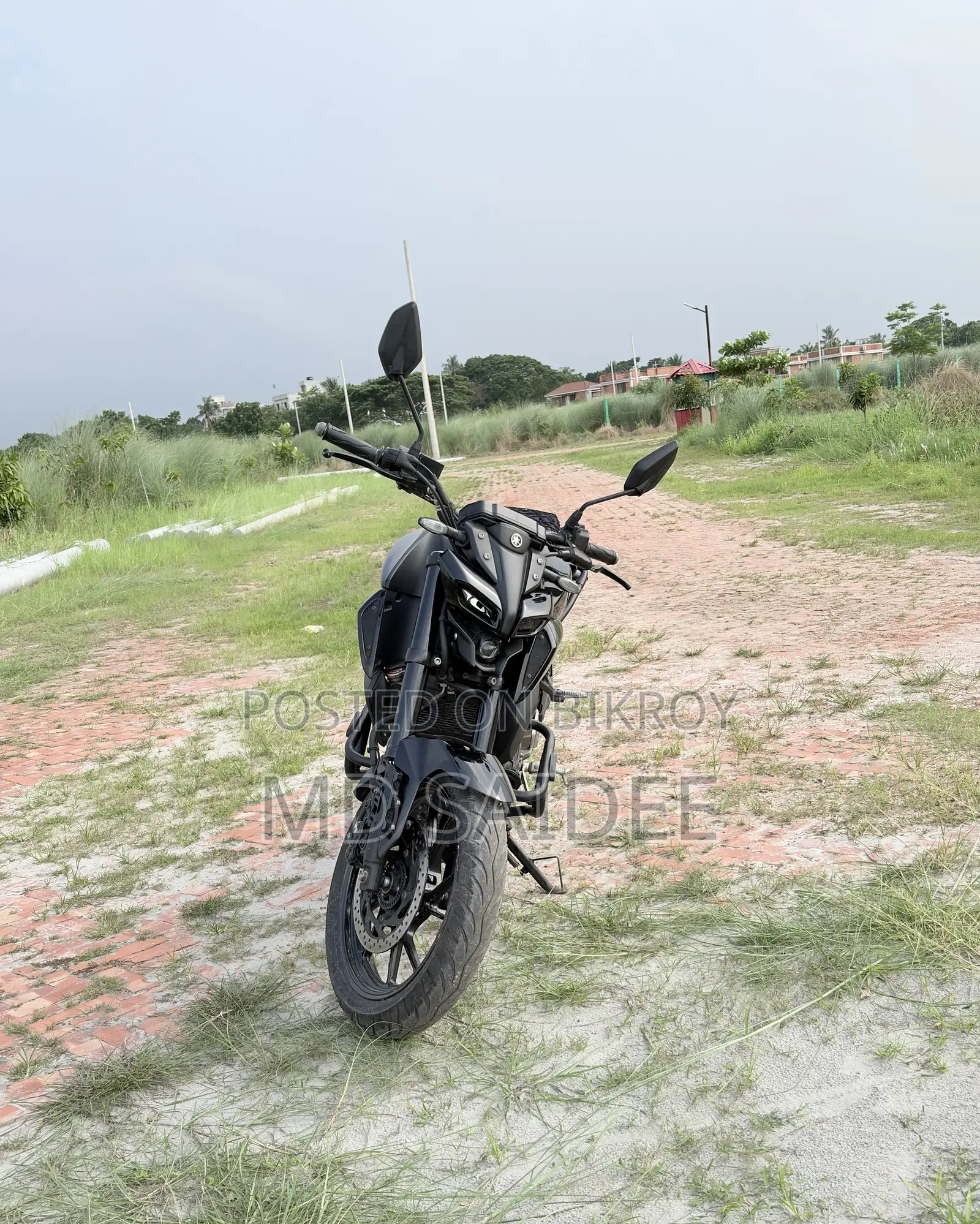 ইয়ামাহা এমটি-১৫ ২০২৪ কালো