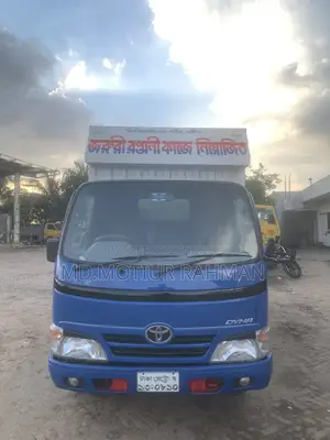 Toyota Dyna 2014