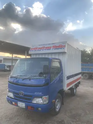 Toyota Dyna 2014