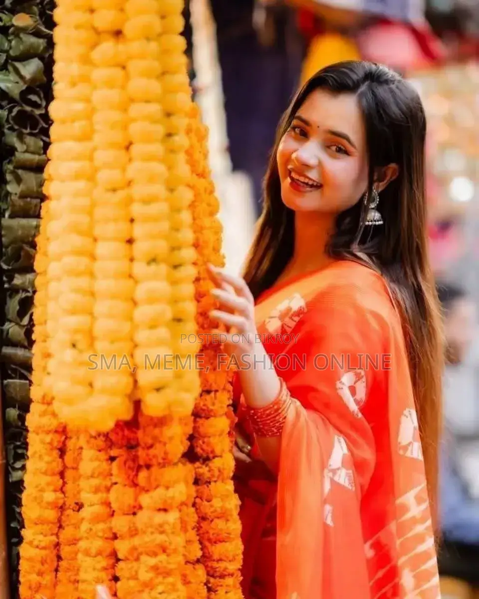 ব্লাউজ পিস সহ চান্দেরী সিল্ক শাড়ি