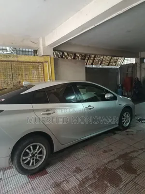 টয়োটা প্রিয়াস ফোর ২০১৮ সিলভার