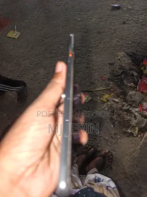 টেকনো ক্যামন ৪০ প্রো ৪জি ২৫৬ জিবি গ্রাফাইট
