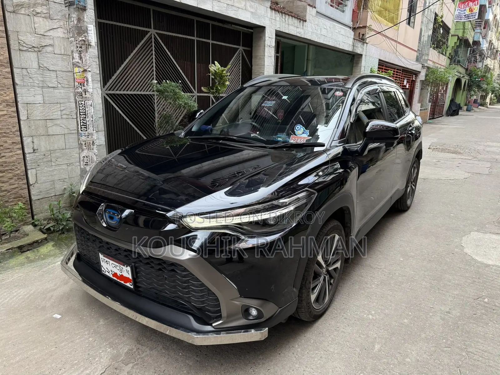টয়োটা করোল্লা ক্রস ১.৮ হাইব্রিড এডব্লিউডি ২০২২ কালো