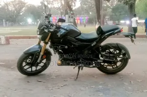 Runner Bolt 165R 2022 Black