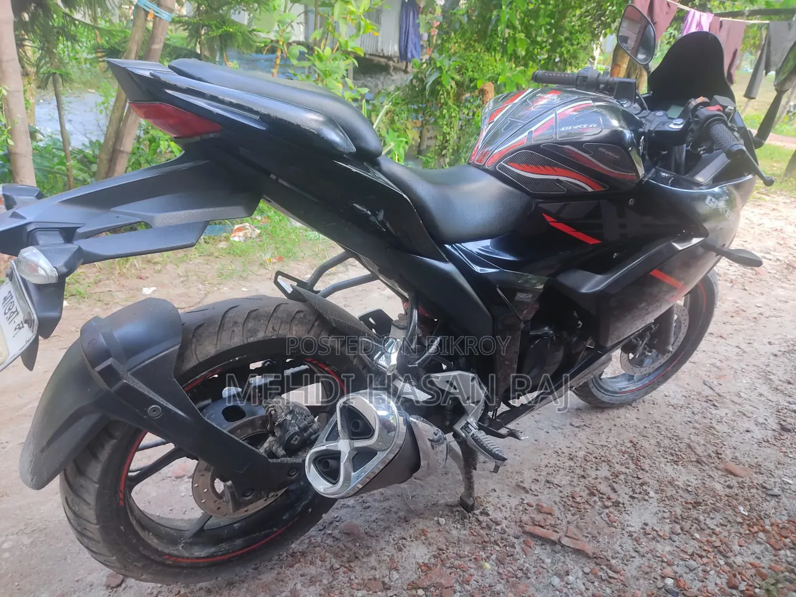 সুজুকি গিক্সার এসএফ ২০২২ কালো