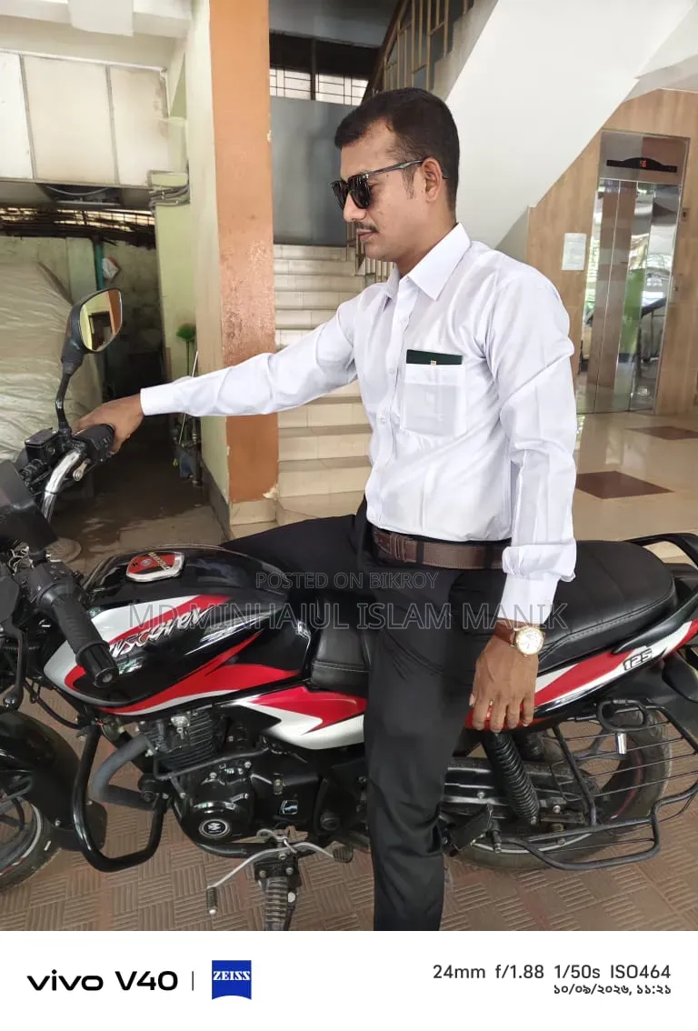 বাজাজ ডিসকভার ১২৫ ২০২৫ ব্ল্যাক