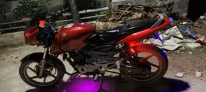 বাজাজ পালসার ১৫০ ২০১২ লাল