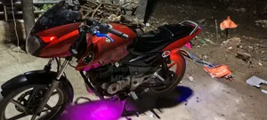 বাজাজ পালসার ১৫০ ২০১২ লাল
