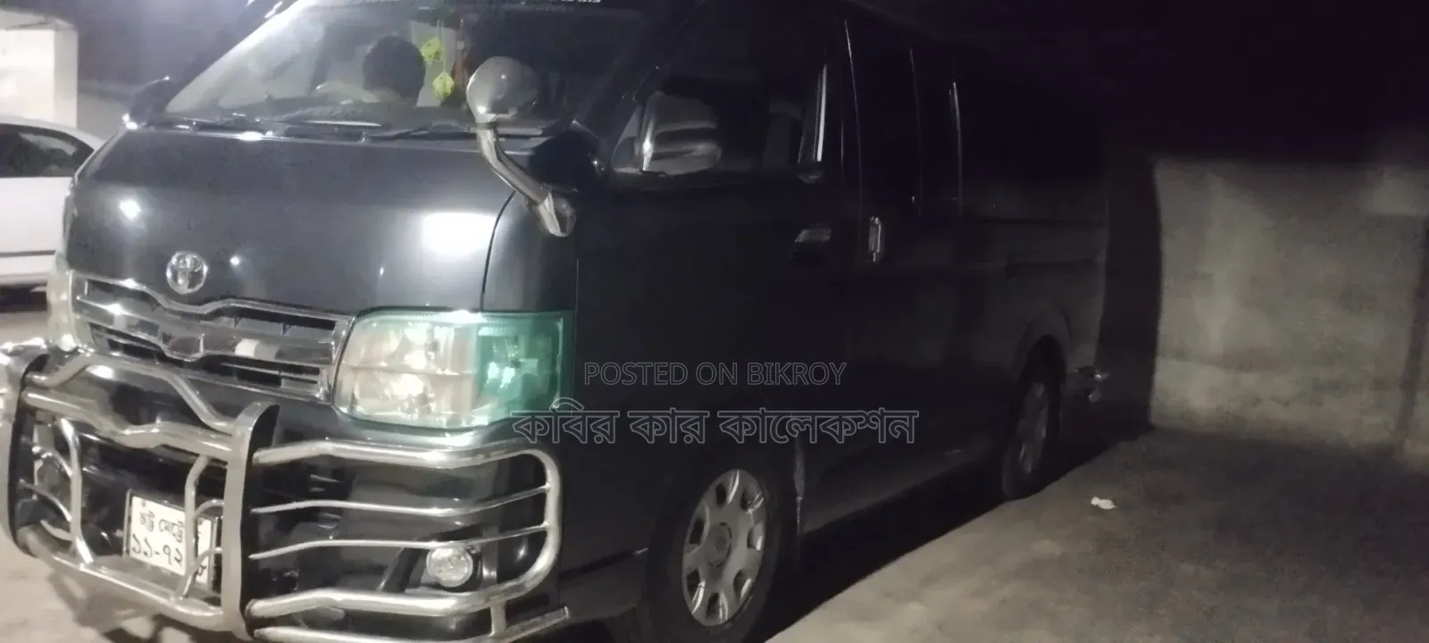 Toyota HiAce 2011 Grey