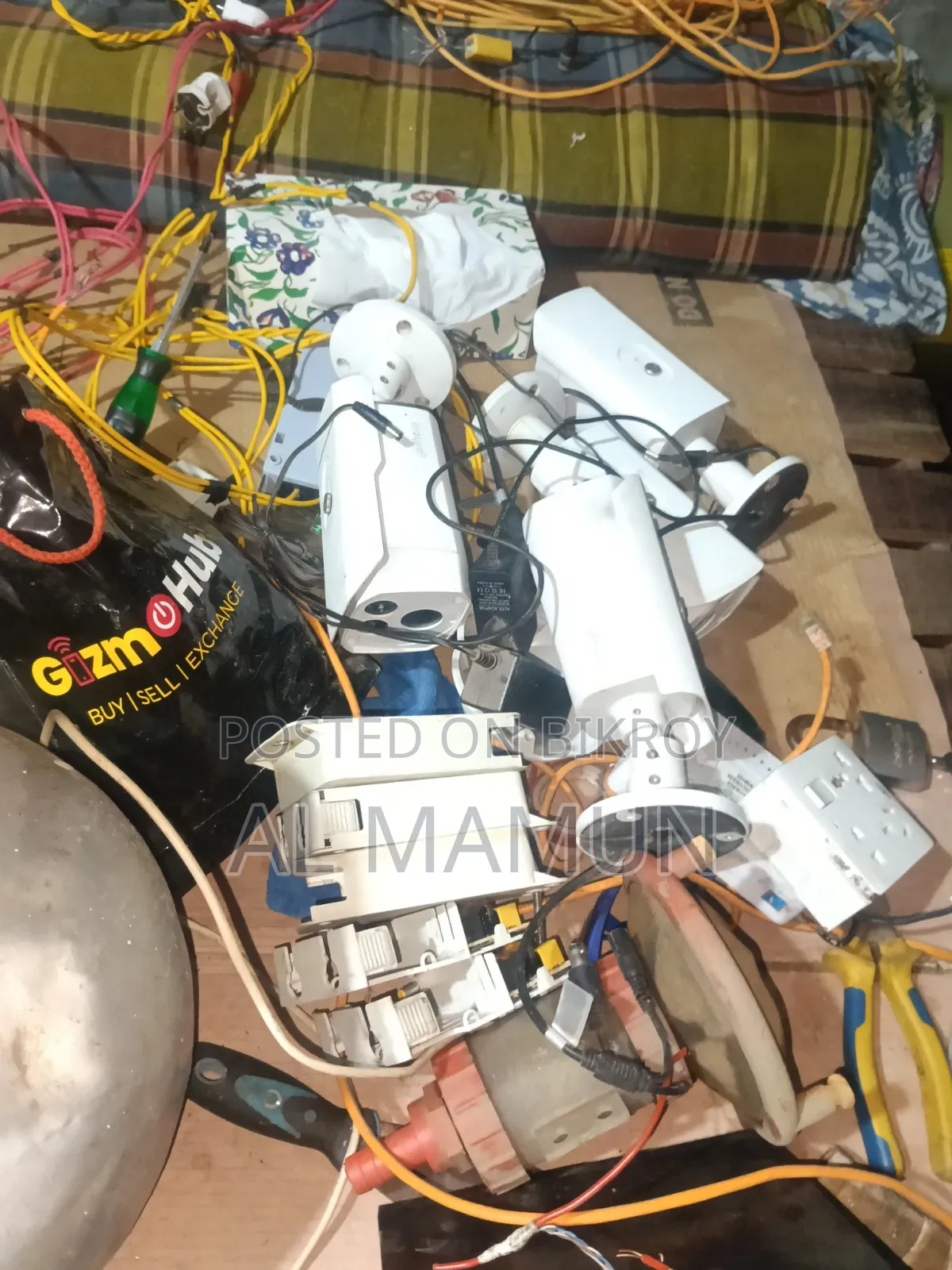 গাড়ির গেরেজ কিছু মালা মাল বিক্রি করবো গাড়ির ওয়াস মিশিনের দাম দিলাম