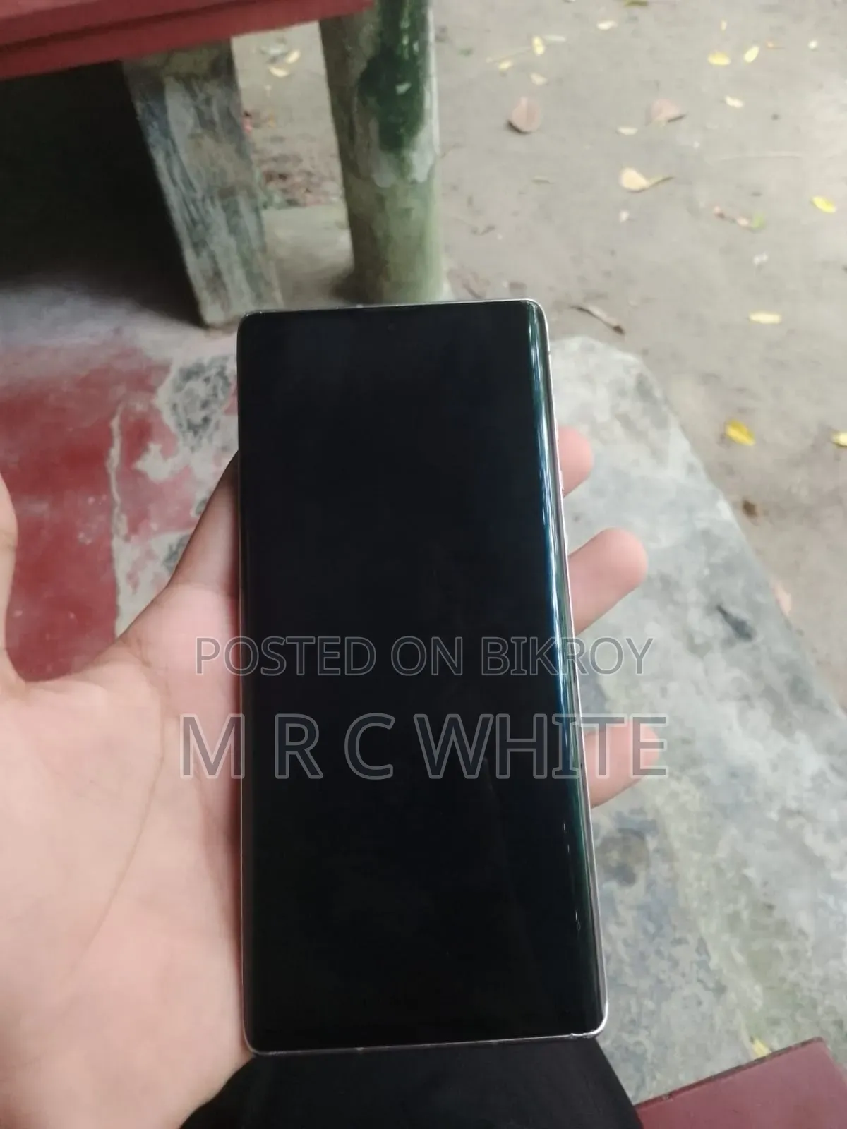 শার্প অ্যাকোস আর৬ ১২৮ জিবি হোয়াইট