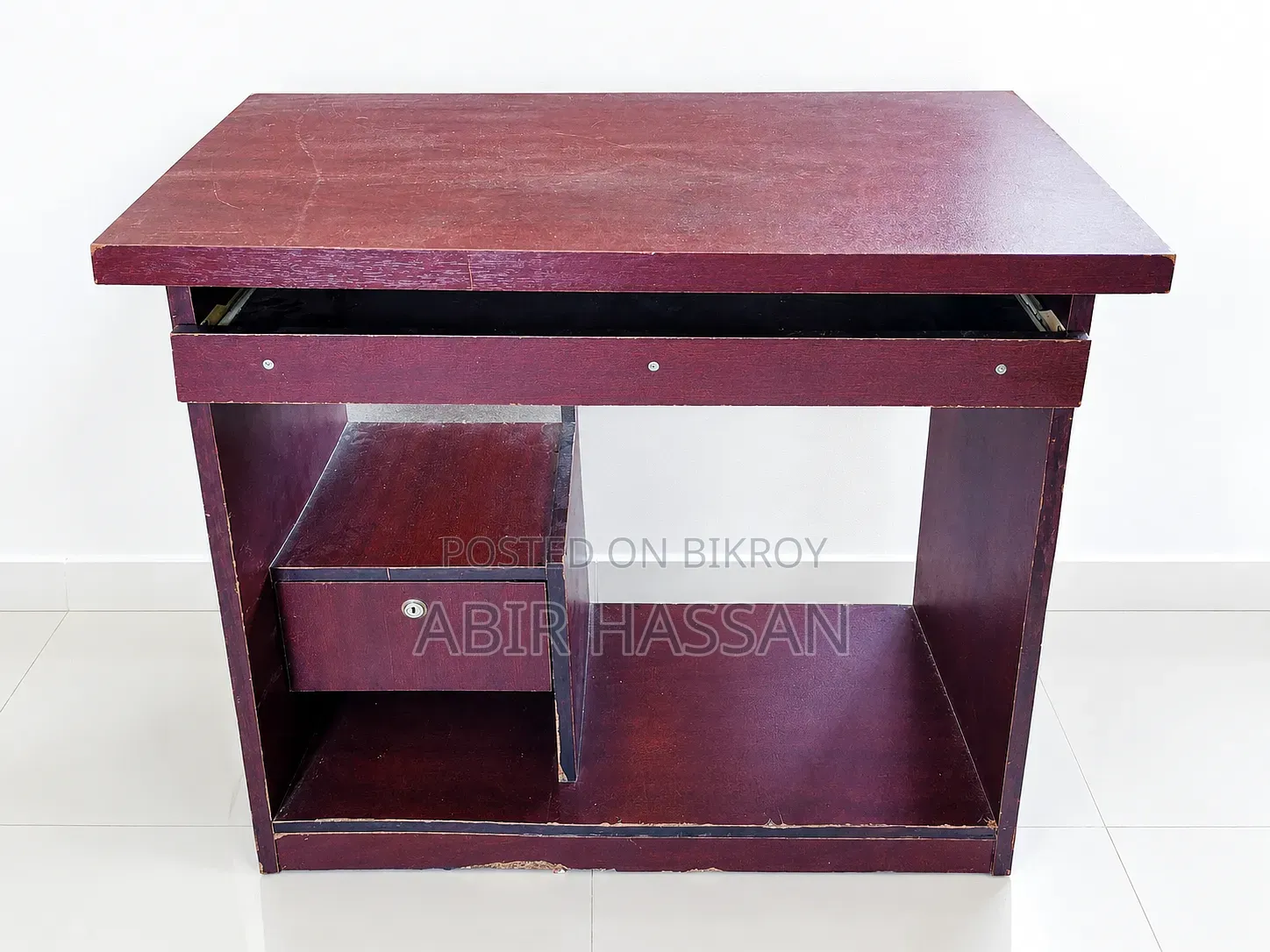 Computer table.