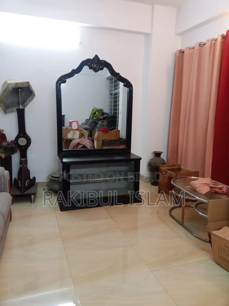 ড্রেসিং টেবিল বিক্রয় (সেগুন গাছের কাঠ)