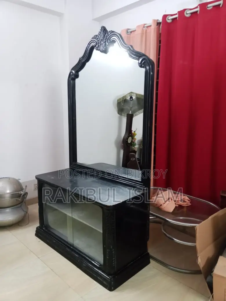 ড্রেসিং টেবিল বিক্রয় (সেগুন গাছের কাঠ)