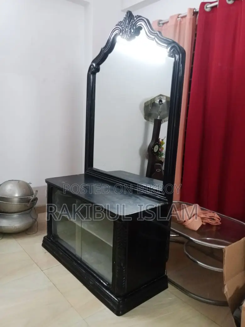 ড্রেসিং টেবিল বিক্রয় (সেগুন গাছের কাঠ)