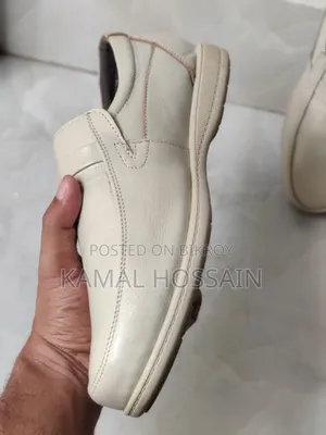 জুতো বিক্রি