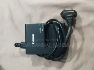 ক্যানন ৪০০০ডি ক্যামেরা সাথে ২ লেন্স, চার্জার এবং ১২৮ জিবি মেমোরি, ব্যাগ, কিছু কিট
