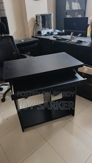 হেডরেস্ট সহ অফিস চেয়ার