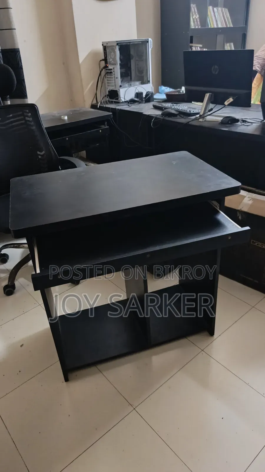 হেডরেস্ট সহ অফিস চেয়ার
