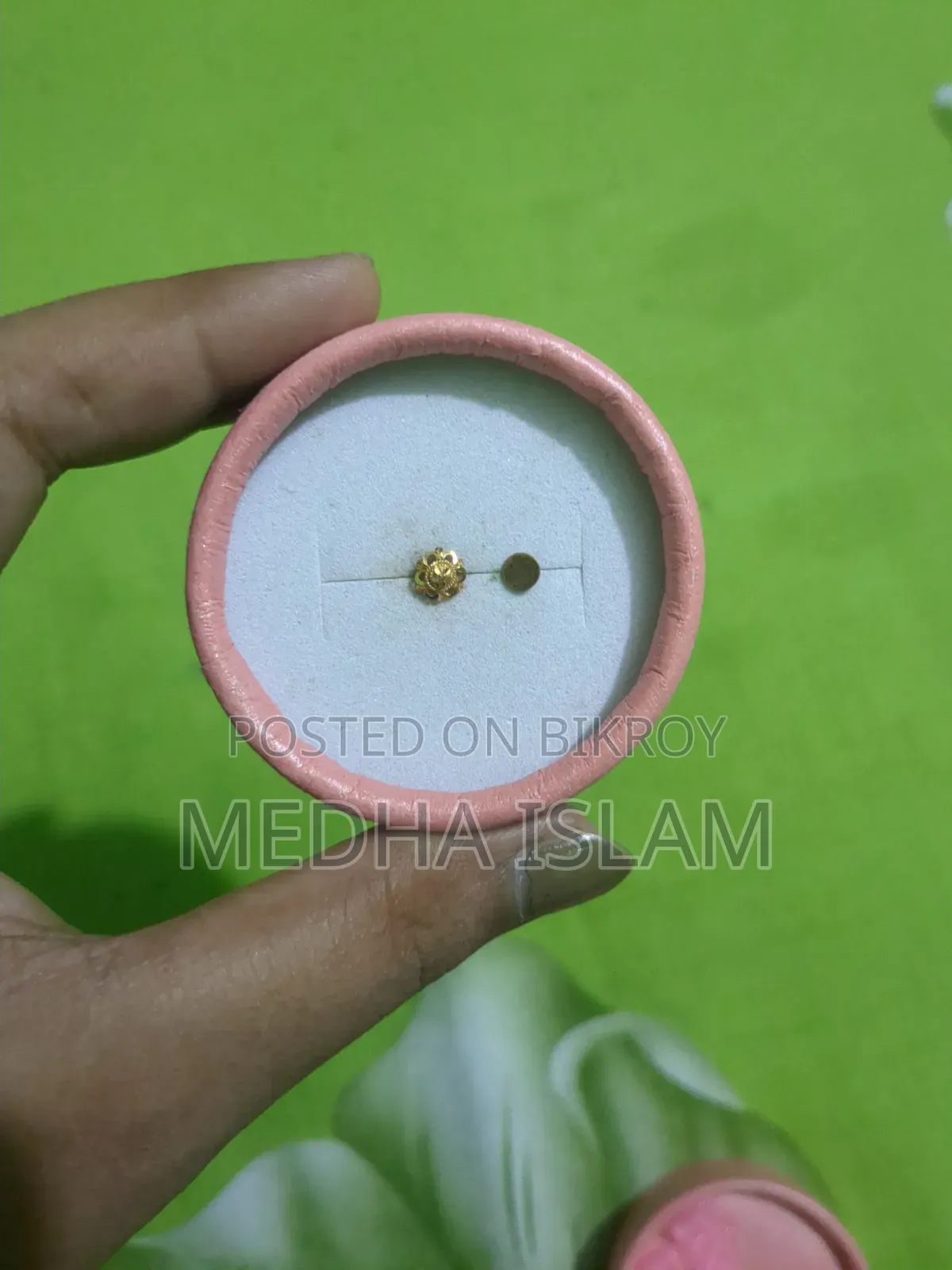 স্বর্ণের নাকফুল