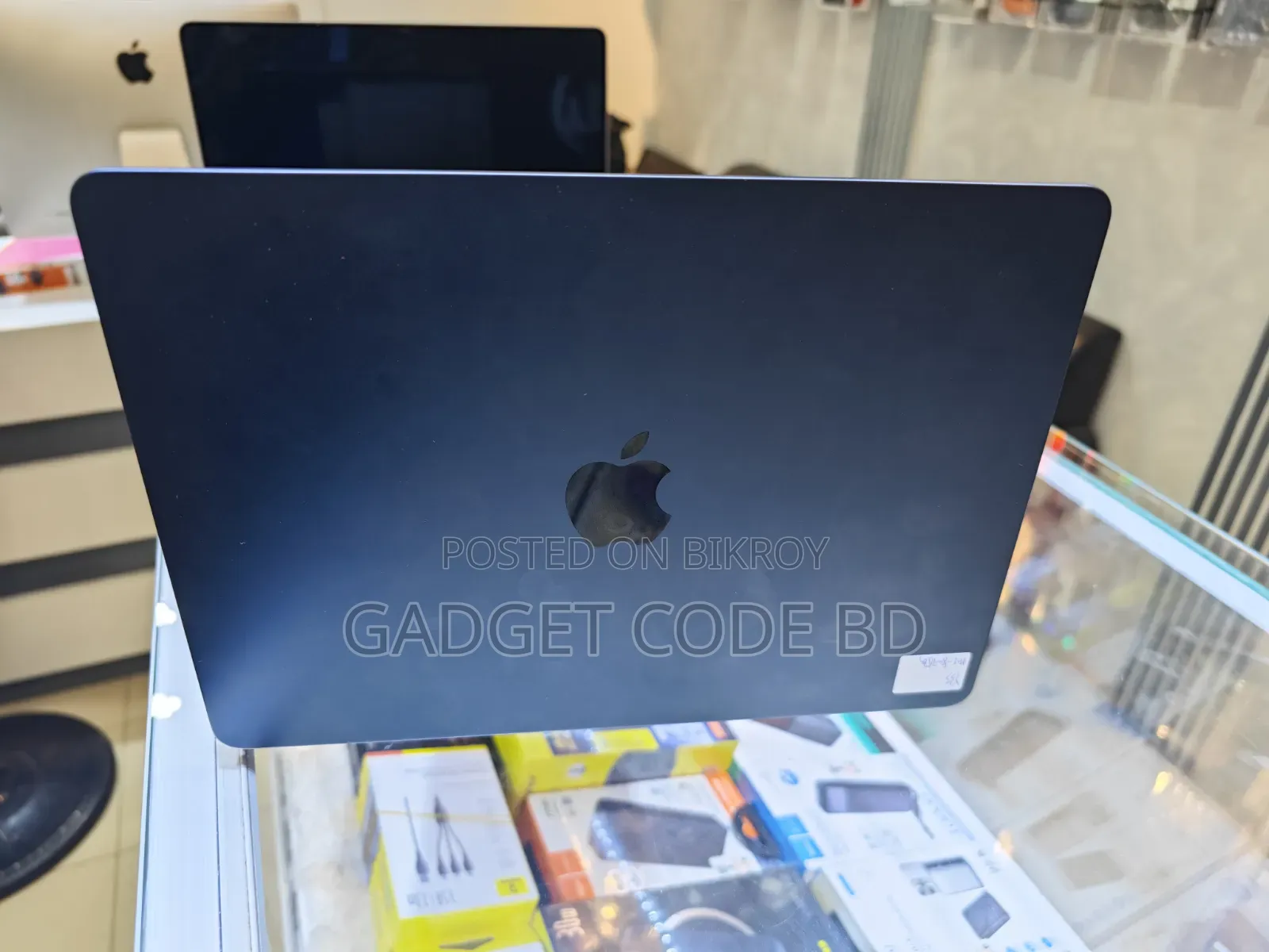 Laptop Apple MacBook Air 2022 M2 8GB Apple M2 SSD 256GB