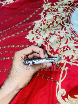 অ্যাপল আইফোন ১১ ৬৪ জিবি হোয়াইট