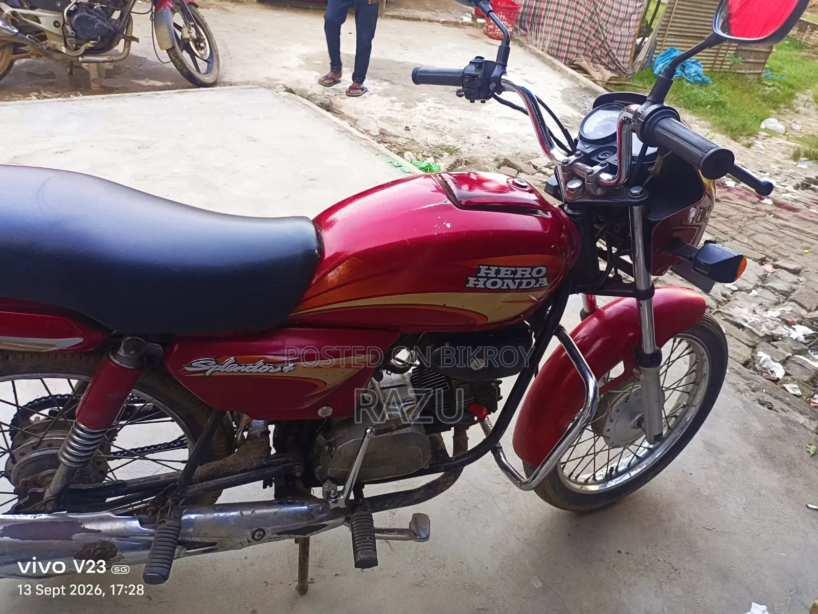 হিরো স্প্লেন্ডার প্লাস ২০১২ রেড