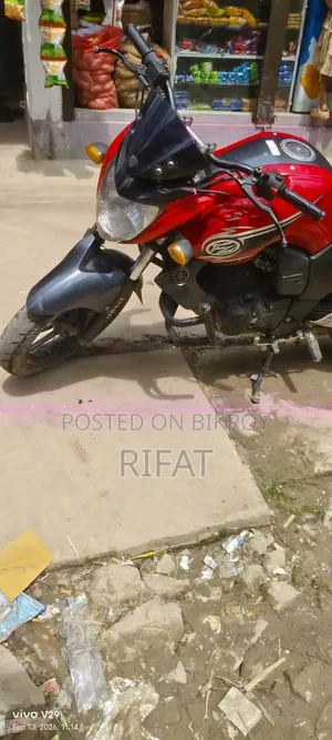 Yamaha 2015 Red