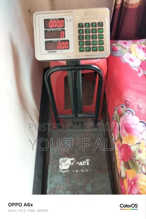 Weight measuring machine, large size.