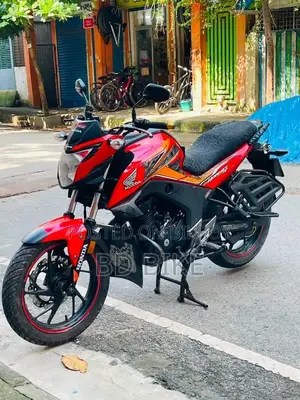 হন্ডা হর্নেট ২০১৮ লাল