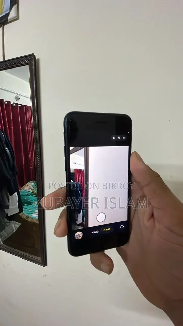 নতুন অ্যাপল আইফোন এসই ১২৮ জিবি ব্ল্যাক