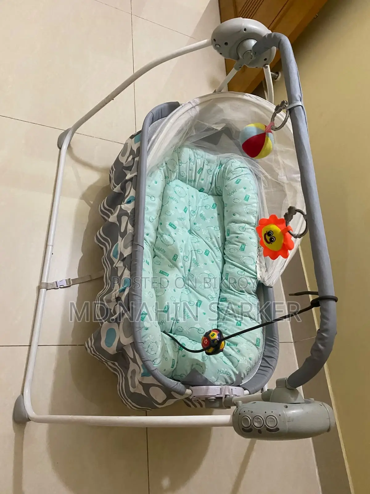 কিডস অ্যান্ড মমসের বেবি কট
