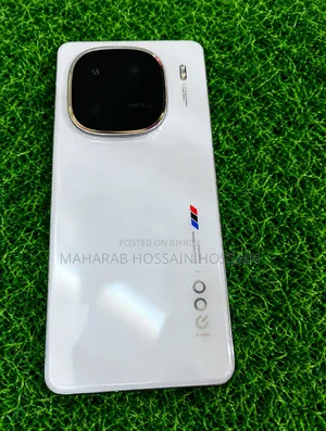 ভিভো আইকিউওও ১২ ২৫৬ জিবি সাদা
