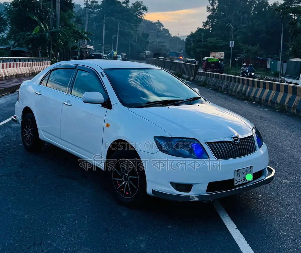 টয়োটা করোলা ২০০৫ হোয়াইট