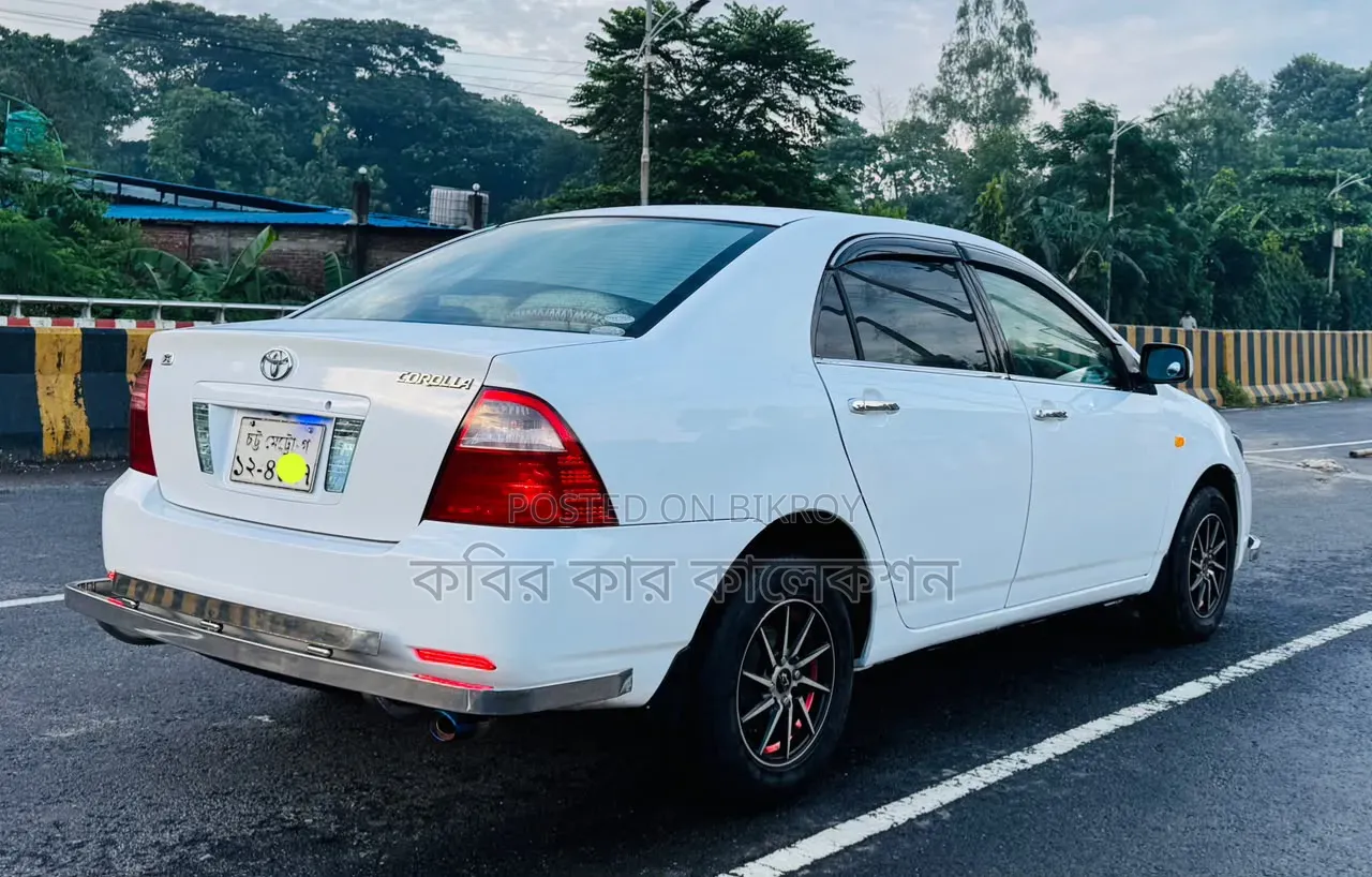টয়োটা করোলা ২০০৫ হোয়াইট