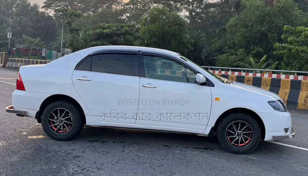 টয়োটা করোলা ২০০৫ হোয়াইট