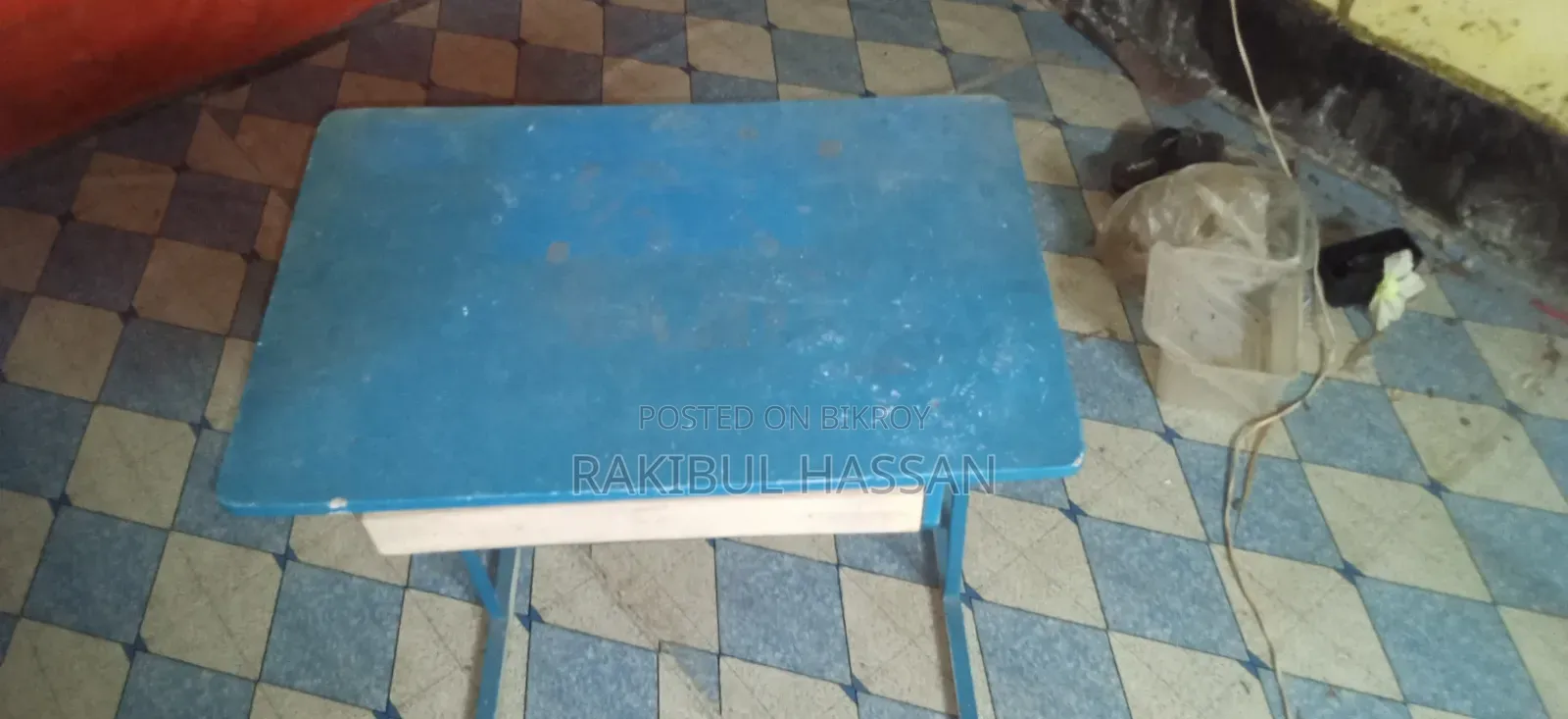ল্যাপটপ টেবিল