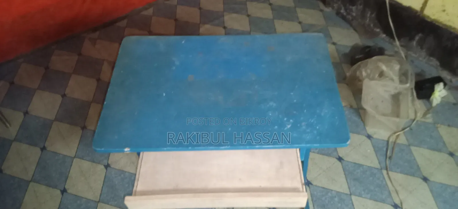 ল্যাপটপ টেবিল