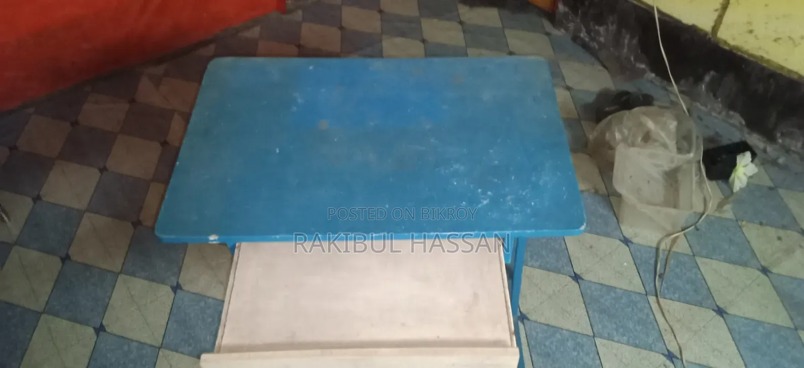 ল্যাপটপ টেবিল