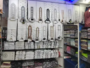 Running clothing showroom for rent