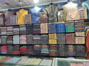 Running clothing showroom for rent