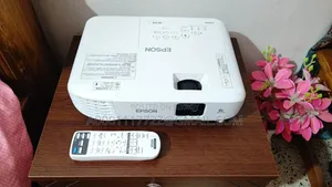 EPSON EB-E01 Made in Philippine