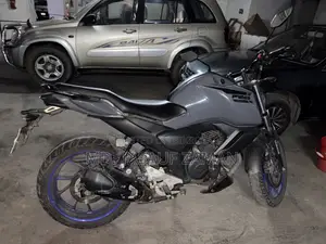 ইয়ামাহা এফজেডএস ভি৩ ২০২২ গ্রে